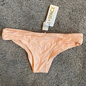 L SPACE bikini bottom never worn tags still on!